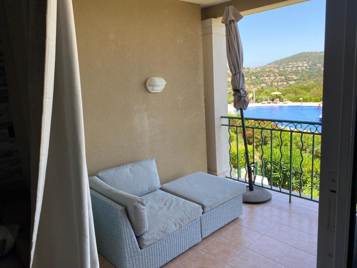 Appart. Vue Mer Avec Piscine - Golfe De St Tropez Les Issambres Exterior photo